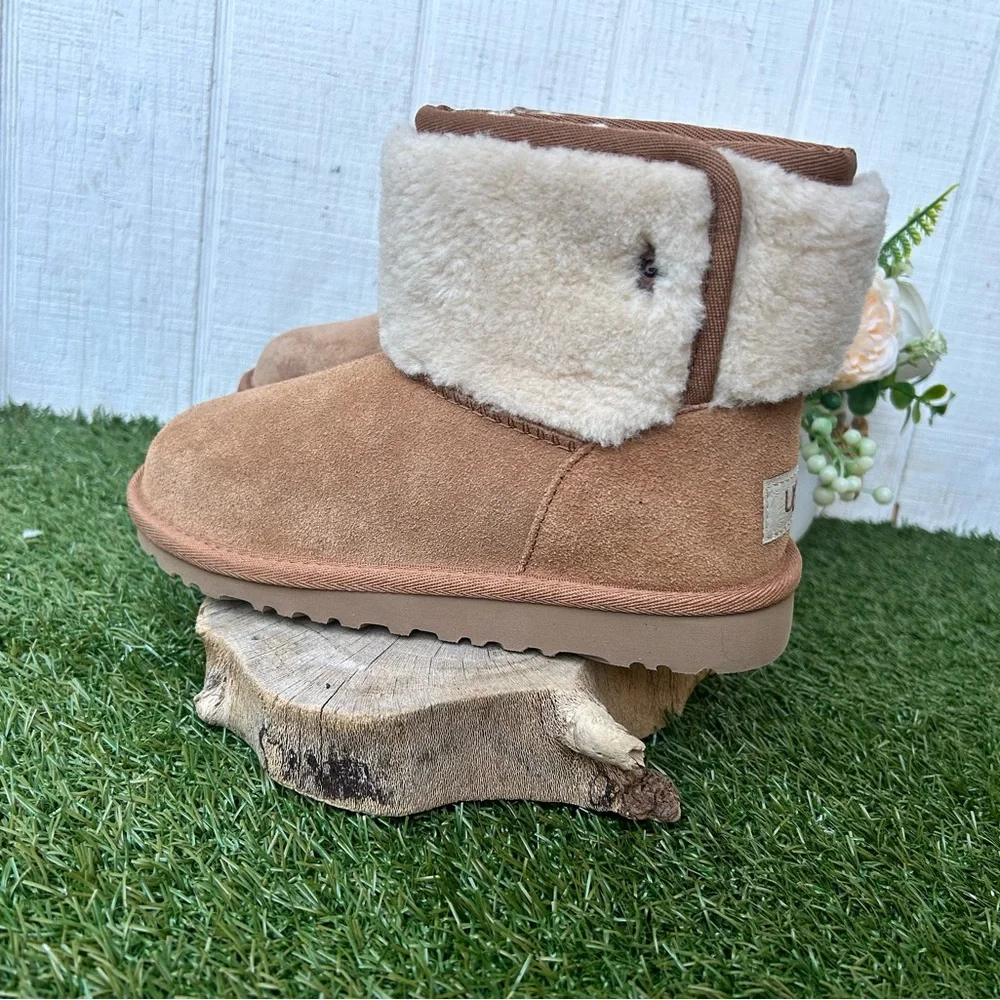 UGG Walker, Toddler, Little Kid & Big Kid $115 Color: Chestnut size 1 NEW
